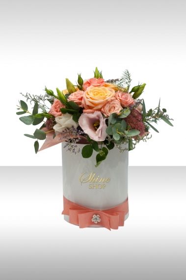 стилна кутия с рози