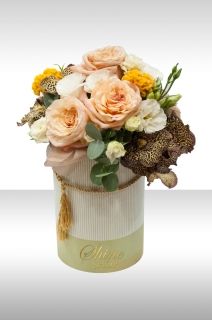 елегантна кутия с орхидея