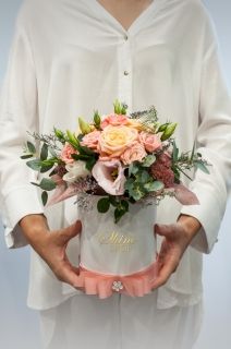 стилна кутия с рози