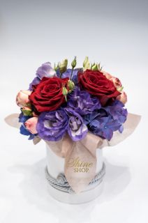 елегантна кутия от хортензия и роза