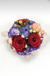 елегантна кутия от хортензия и роза