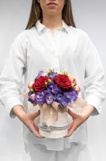 елегантна кутия от хортензие и роза