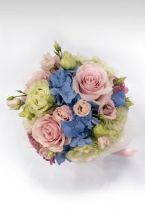 нежна кутия със синя хортензия